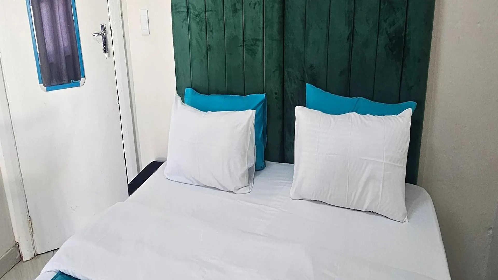 Goshen Lodge Spencer Cape Town Guest house